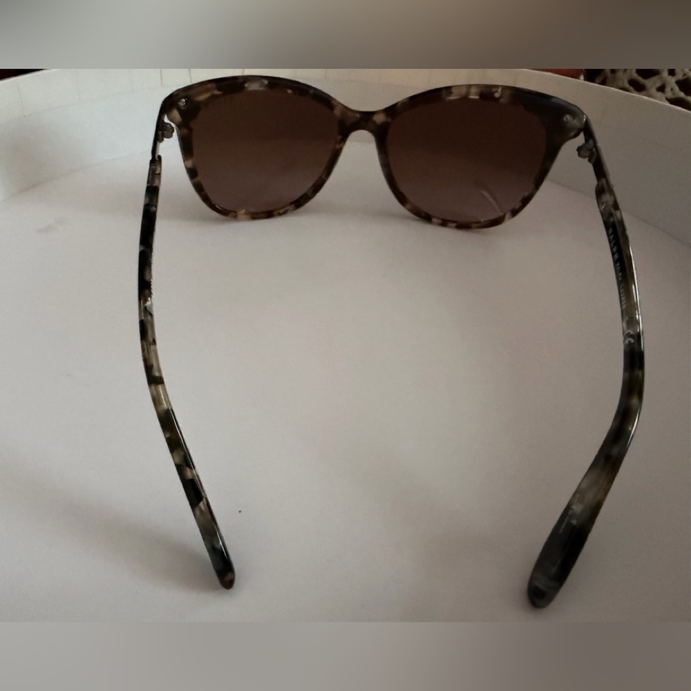 Stylish Tortoise Shell Sunglasses by Ralph Lauren - Picture 3 of 8